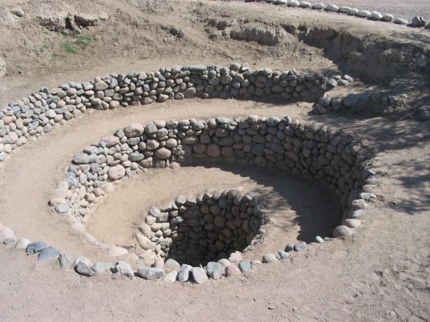 Chimenea en uno de los acueductos, Ronald Ancajima 2014